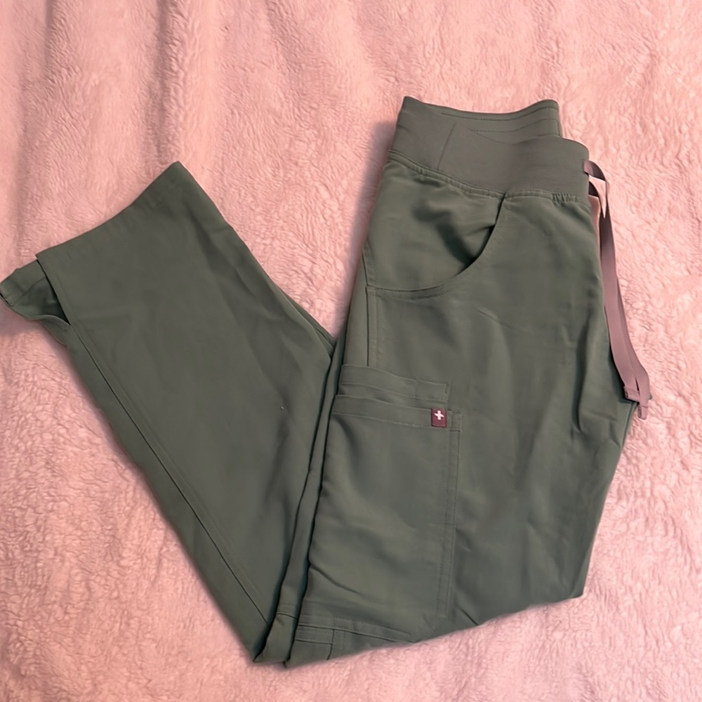 FIGS jade kade scrub pants